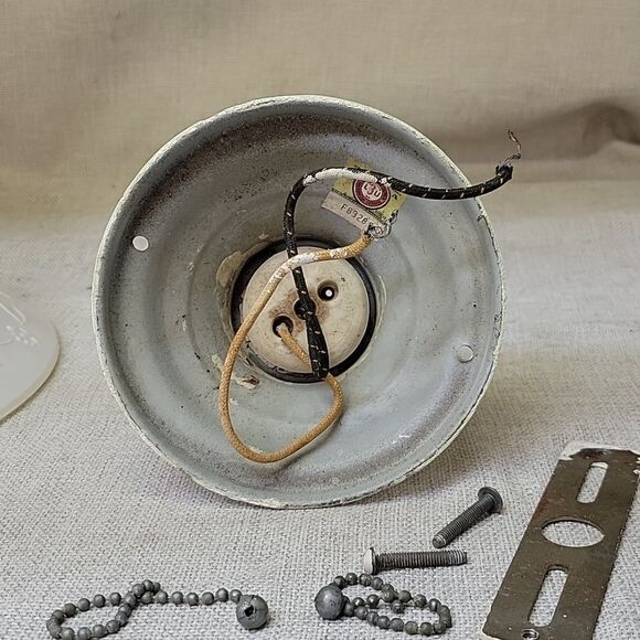 Vintage CEILING LIGHT LAMP SHADE GLOBE 3 Hole BEAD BALL 3 CHAIN- white - Picture 11 of 12